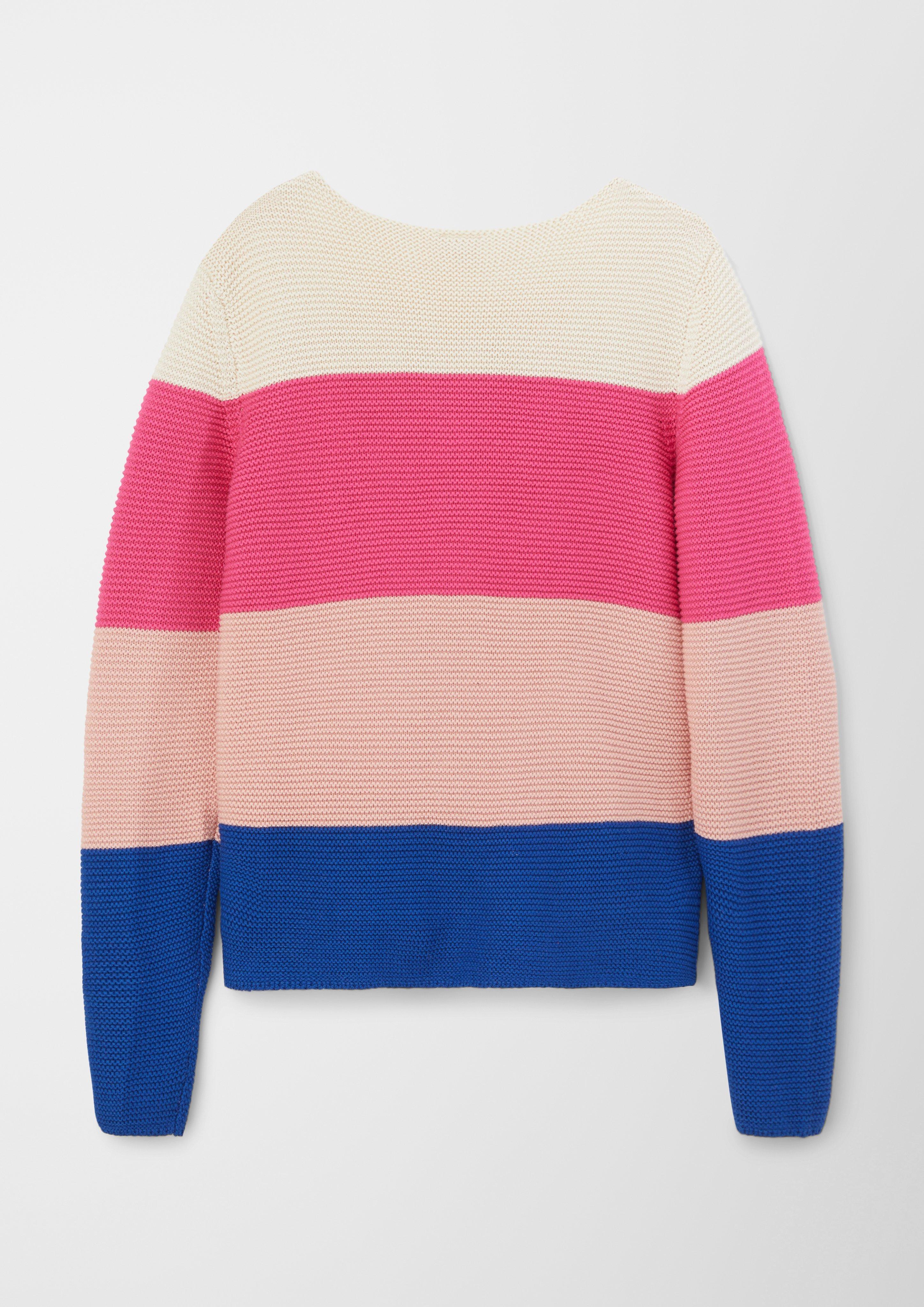 Knitted pullover