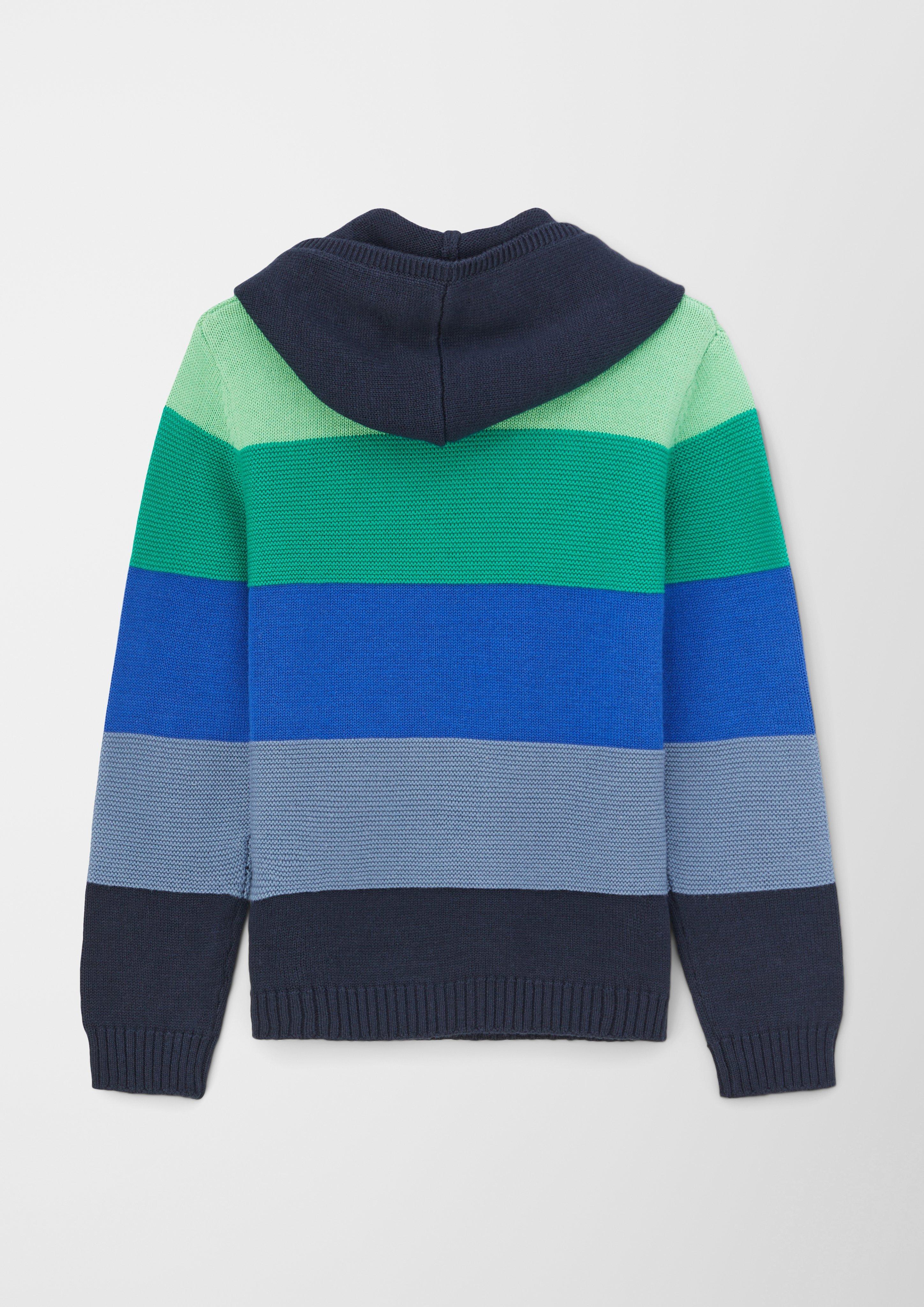 Knitted pullover