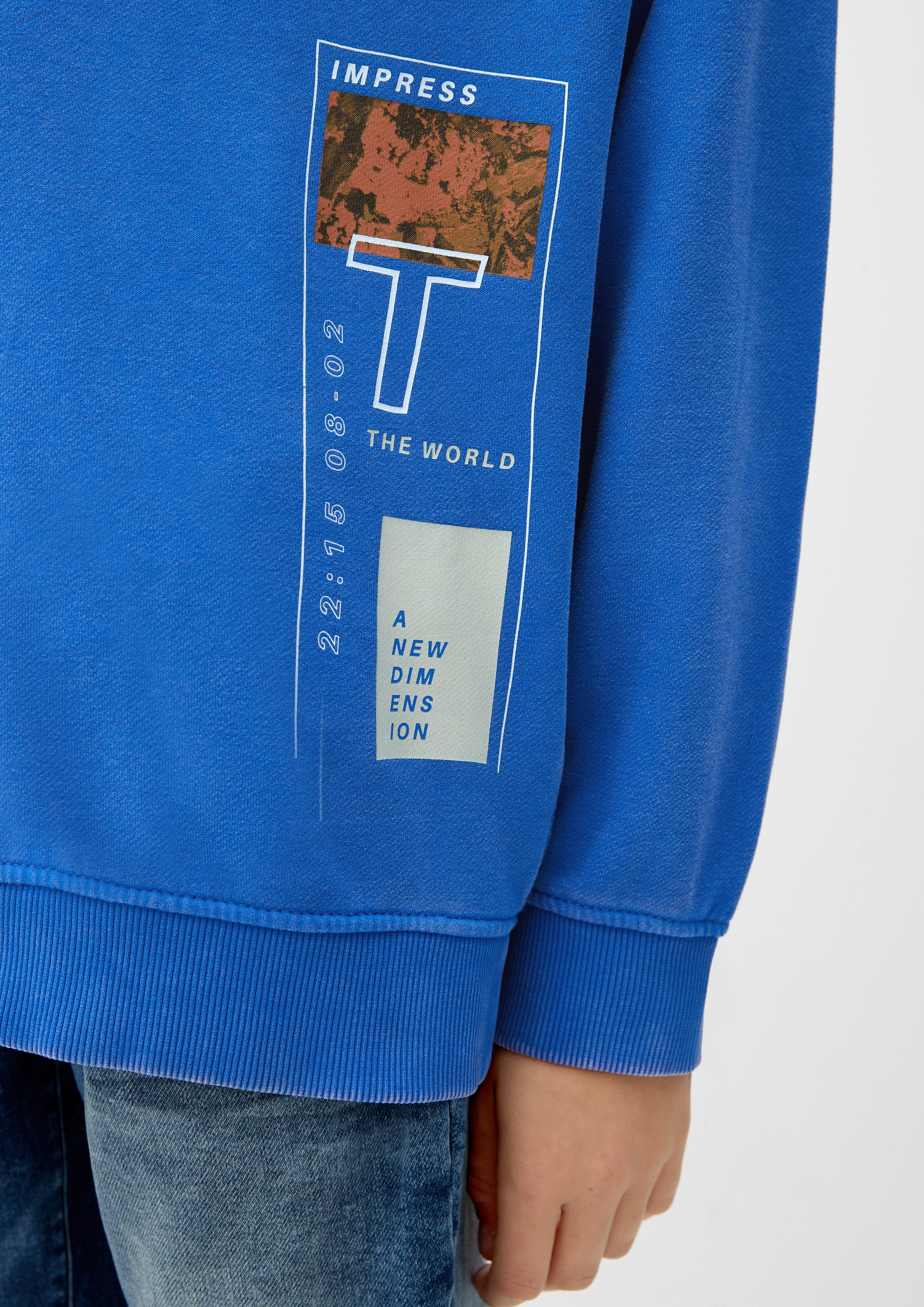 Sweatshirt