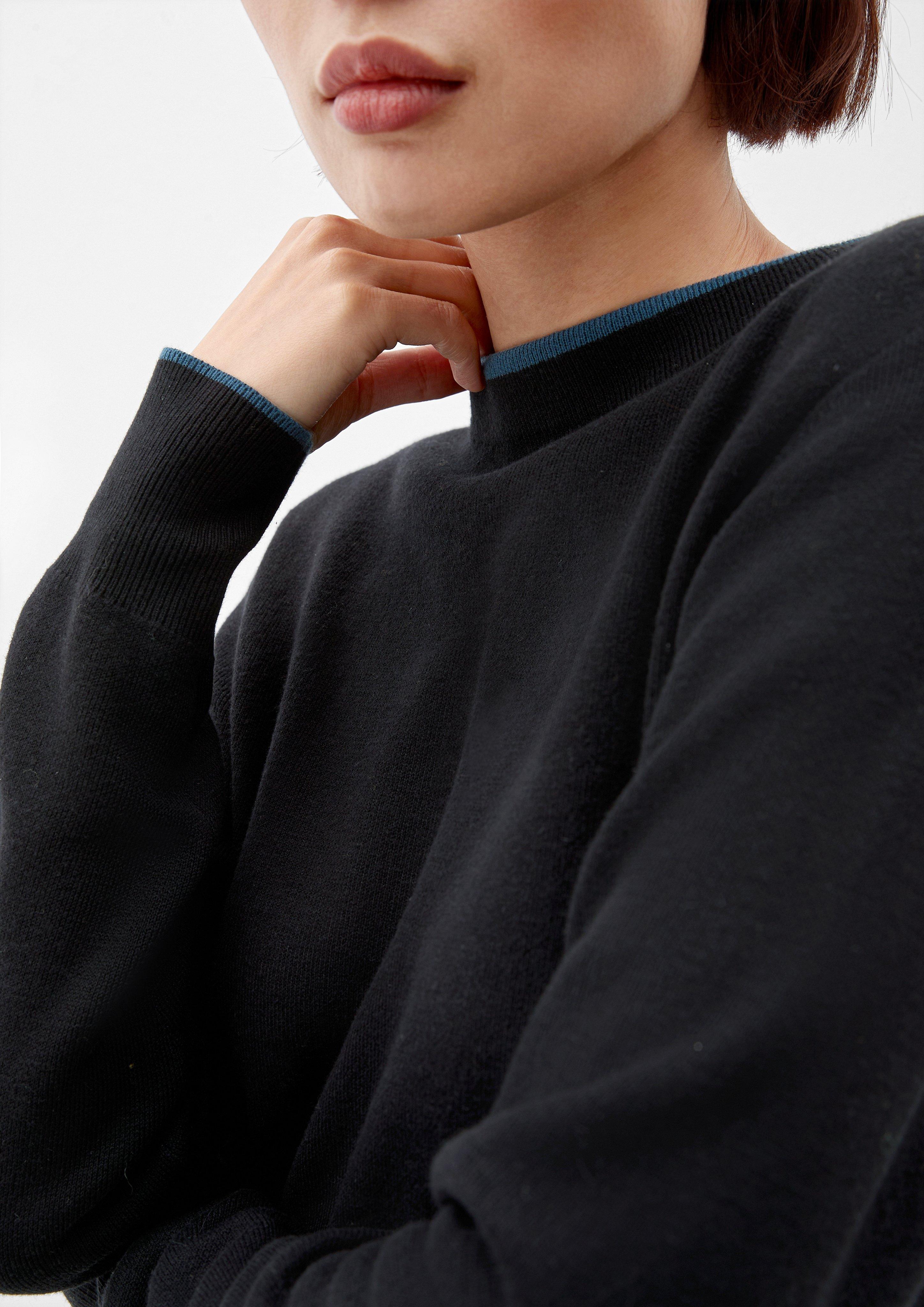 Knitted pullover