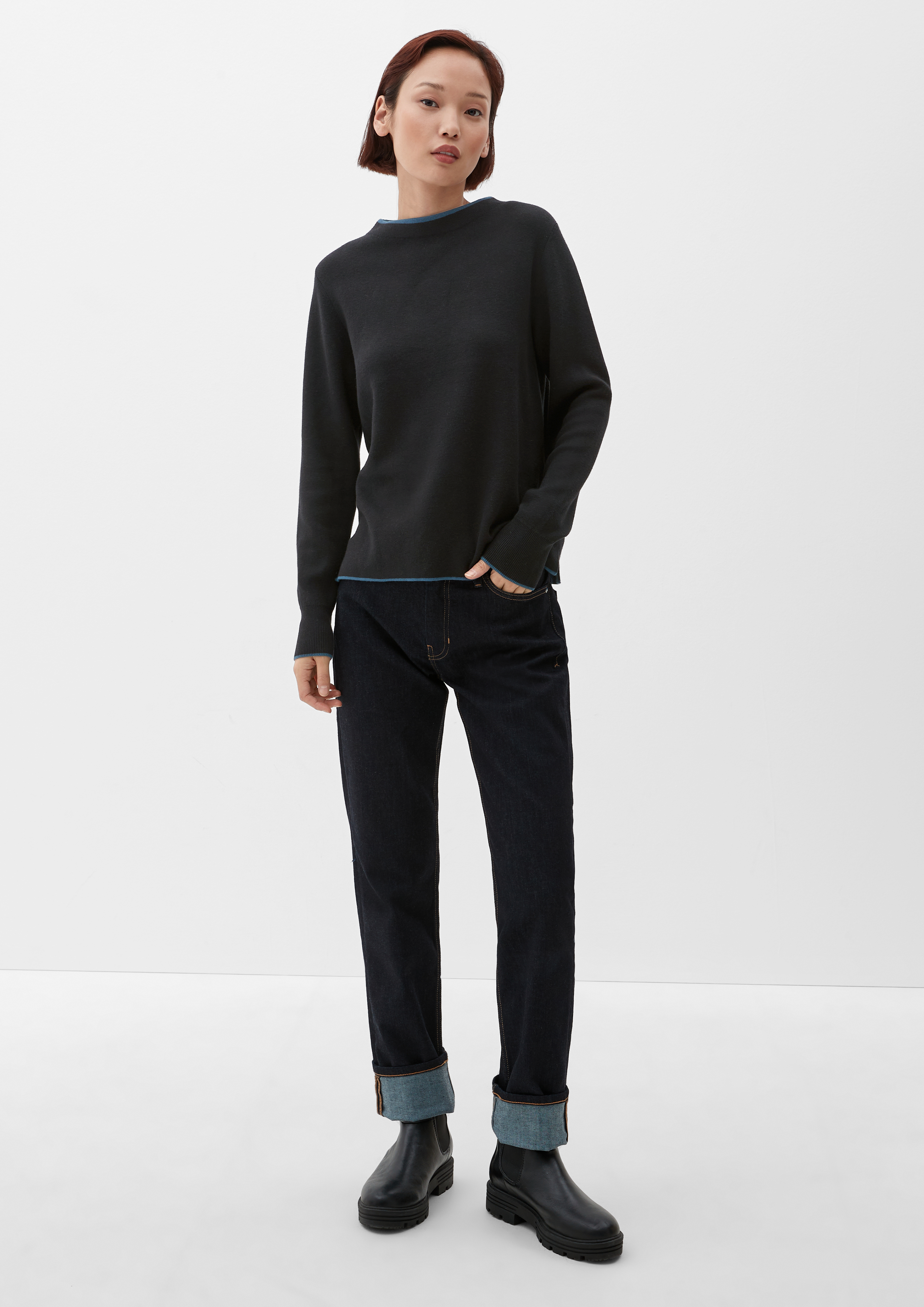 Knitted pullover