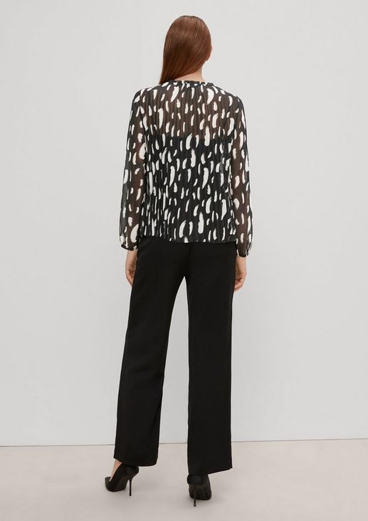 Blouse with a ruffle collar from comma
