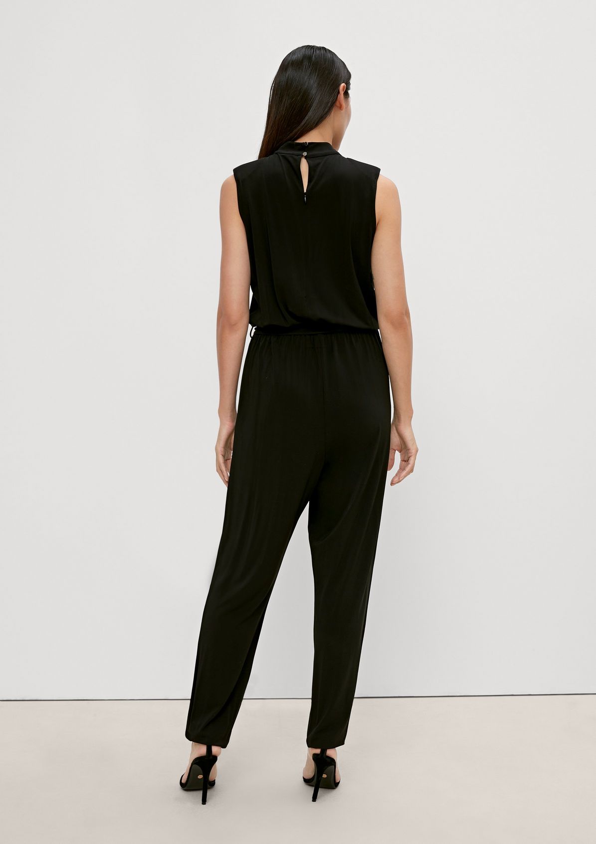 Elegant jumpsuit with pleats from comma