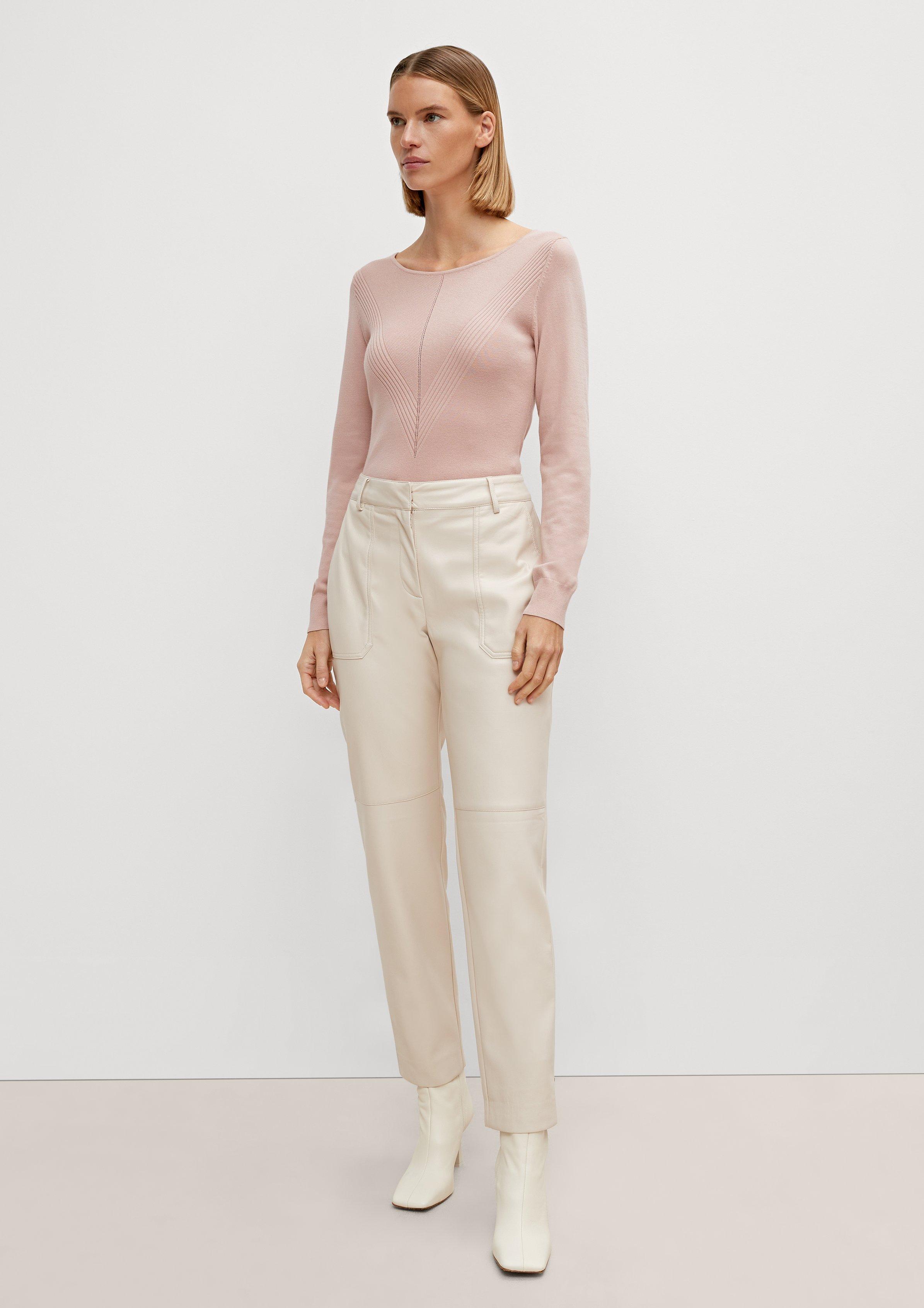 Knitted pullover