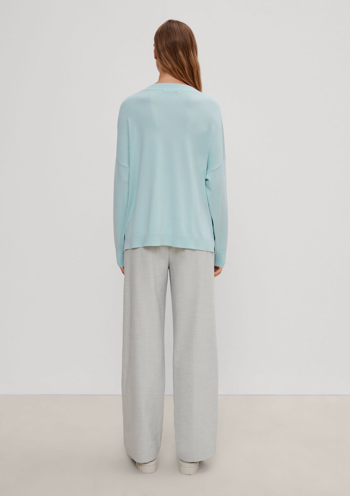 Jumper with a V-neckline from comma