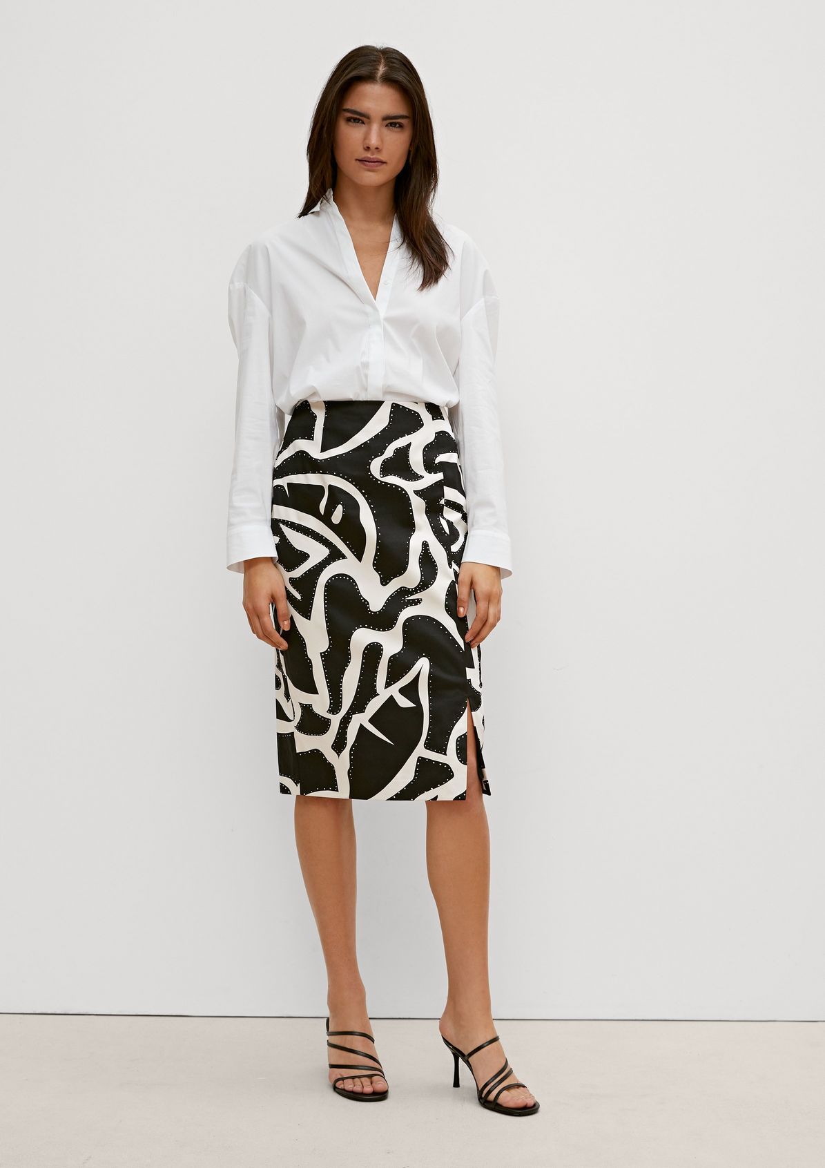 Pencil skirt with an all-over pattern from comma