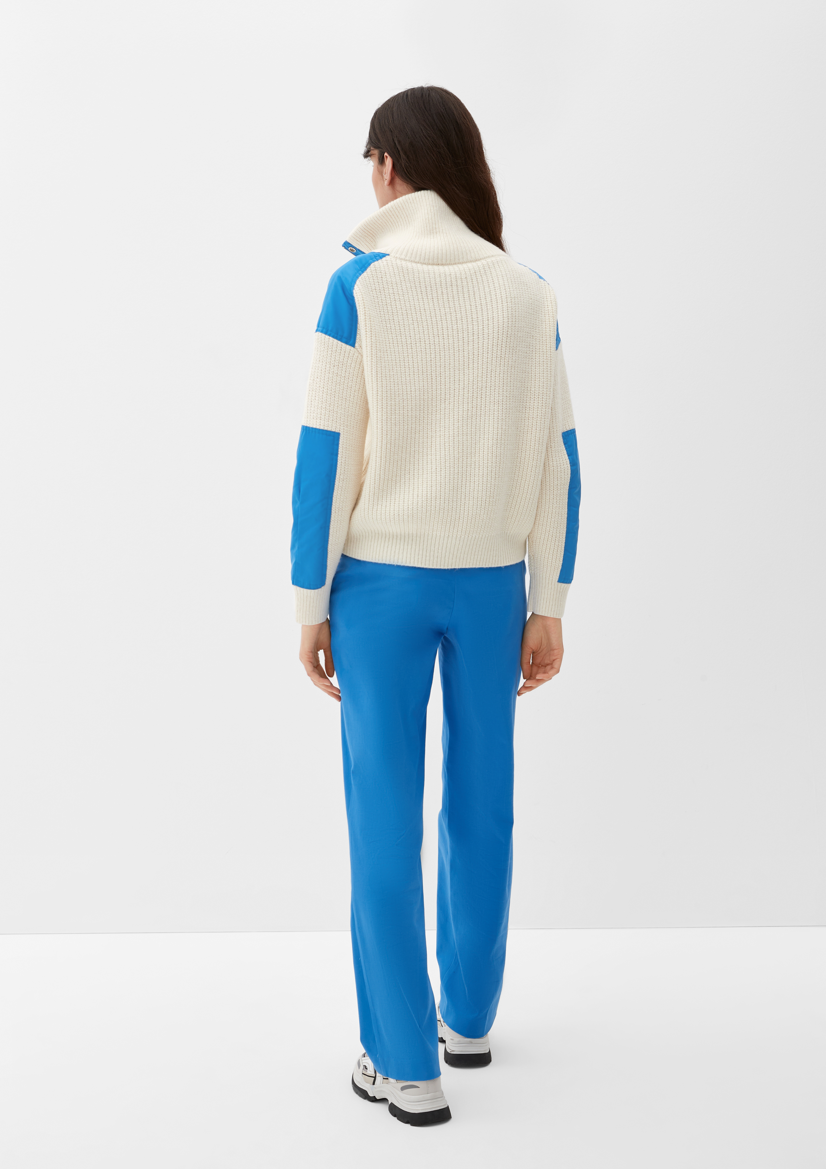 Knitted pullover