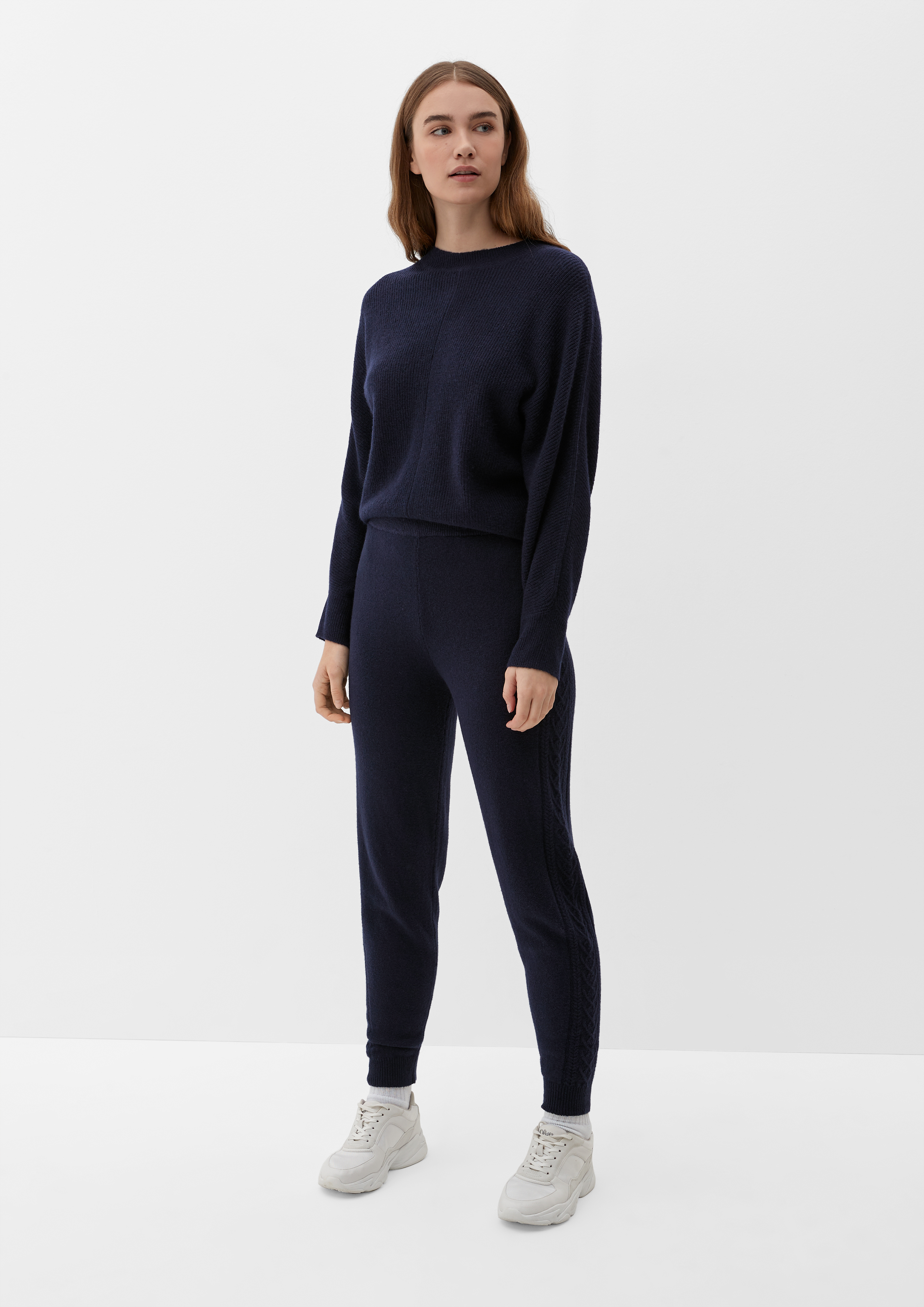 Knitted pullover
