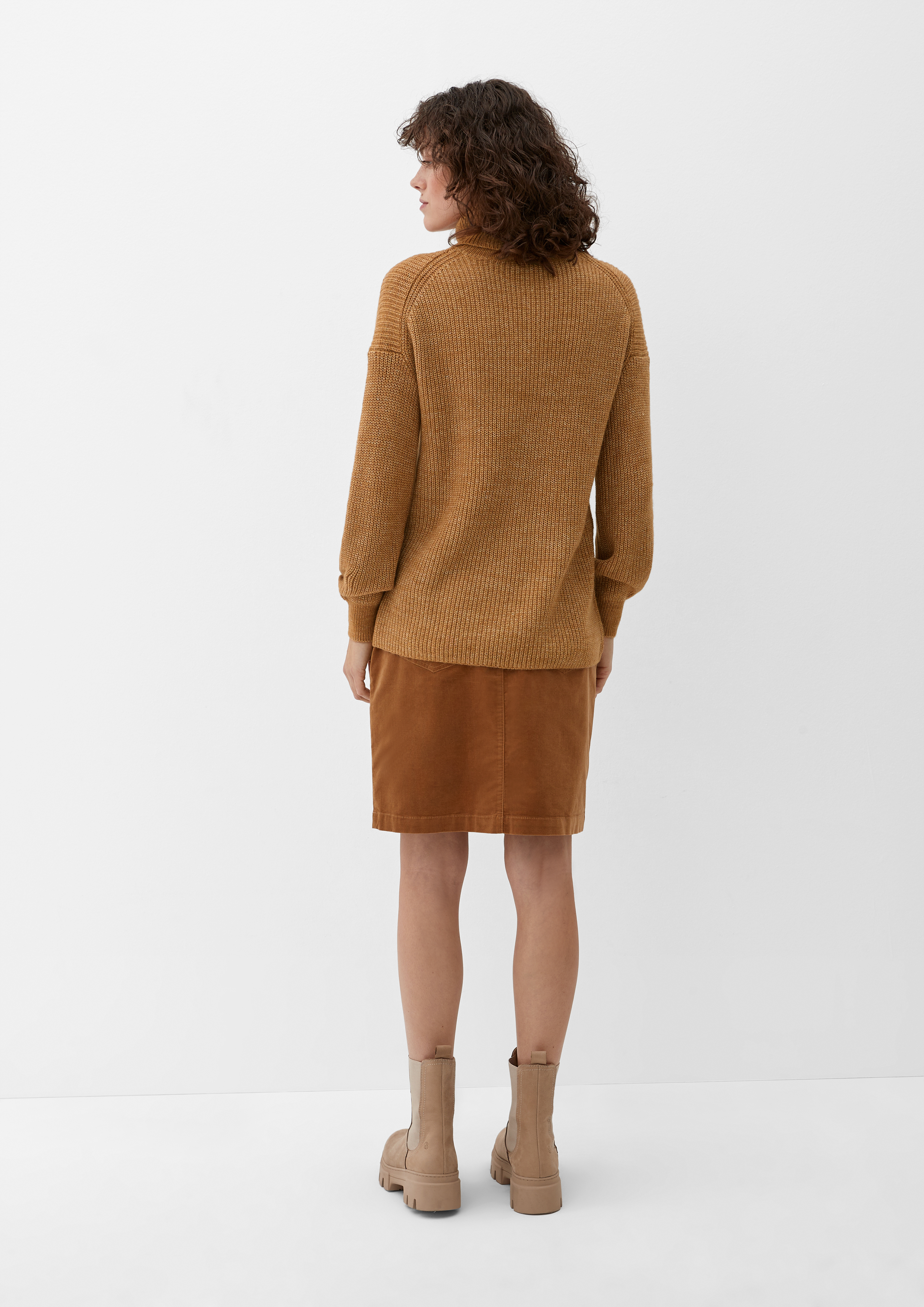 Knitted pullover