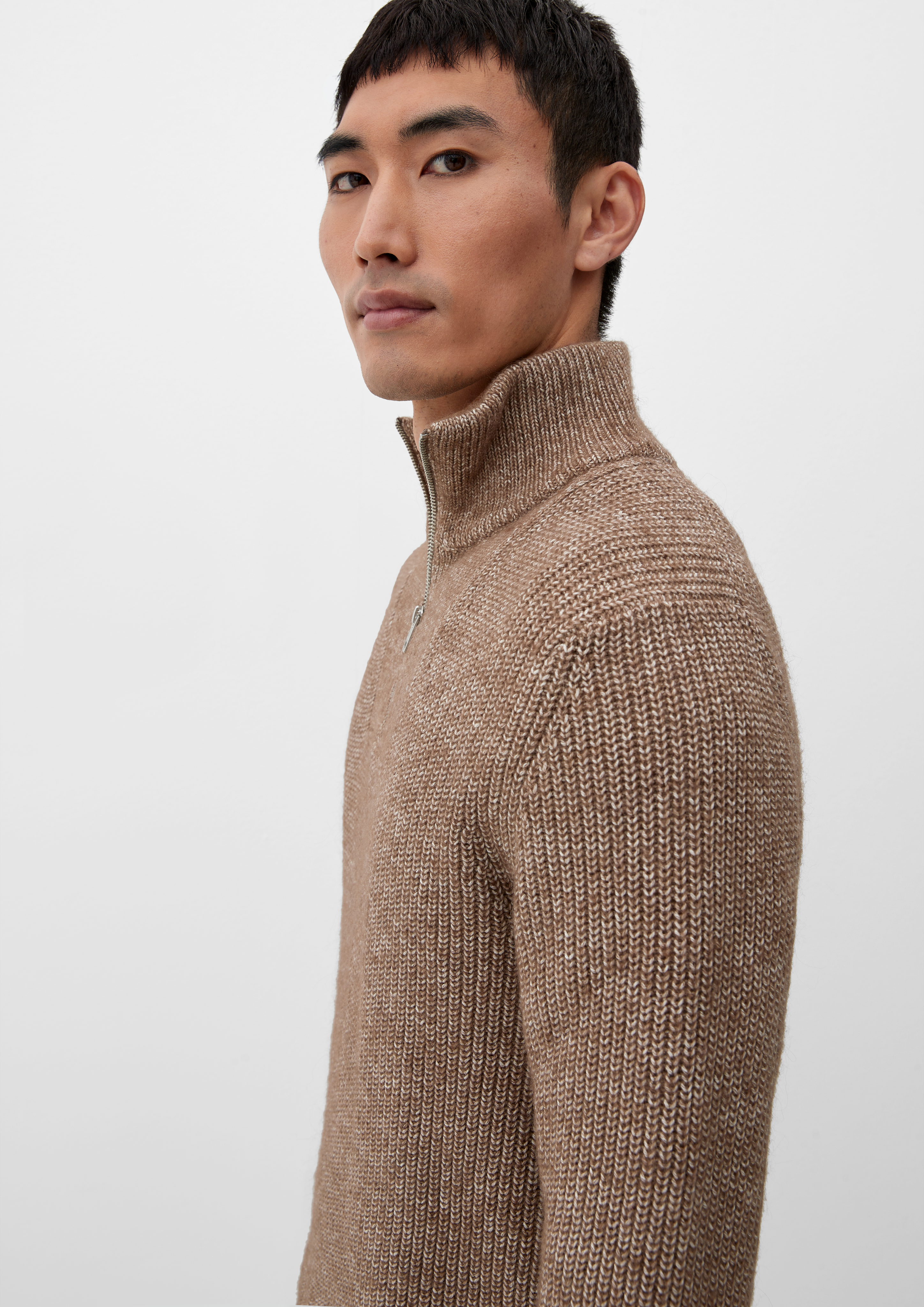 Knitted pullover