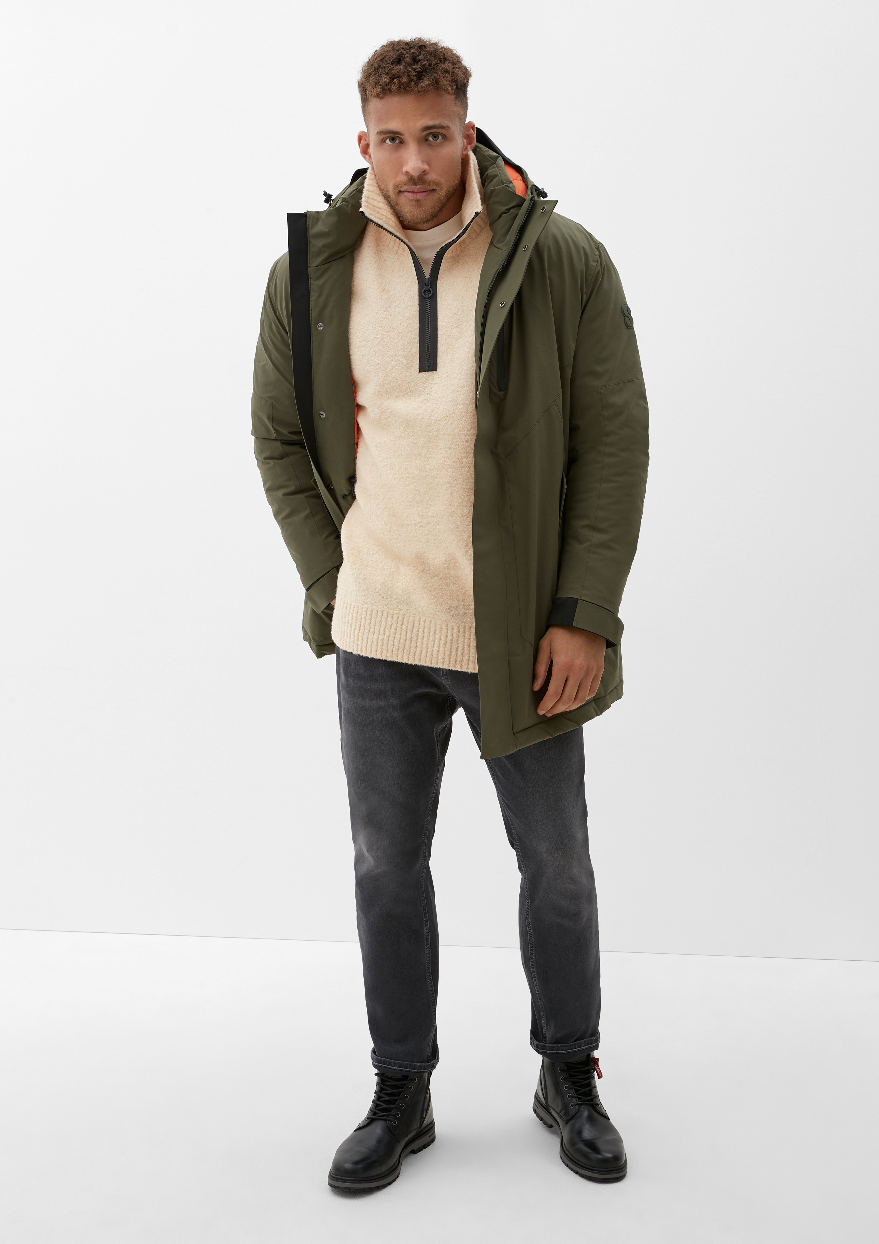 Knitted pullover