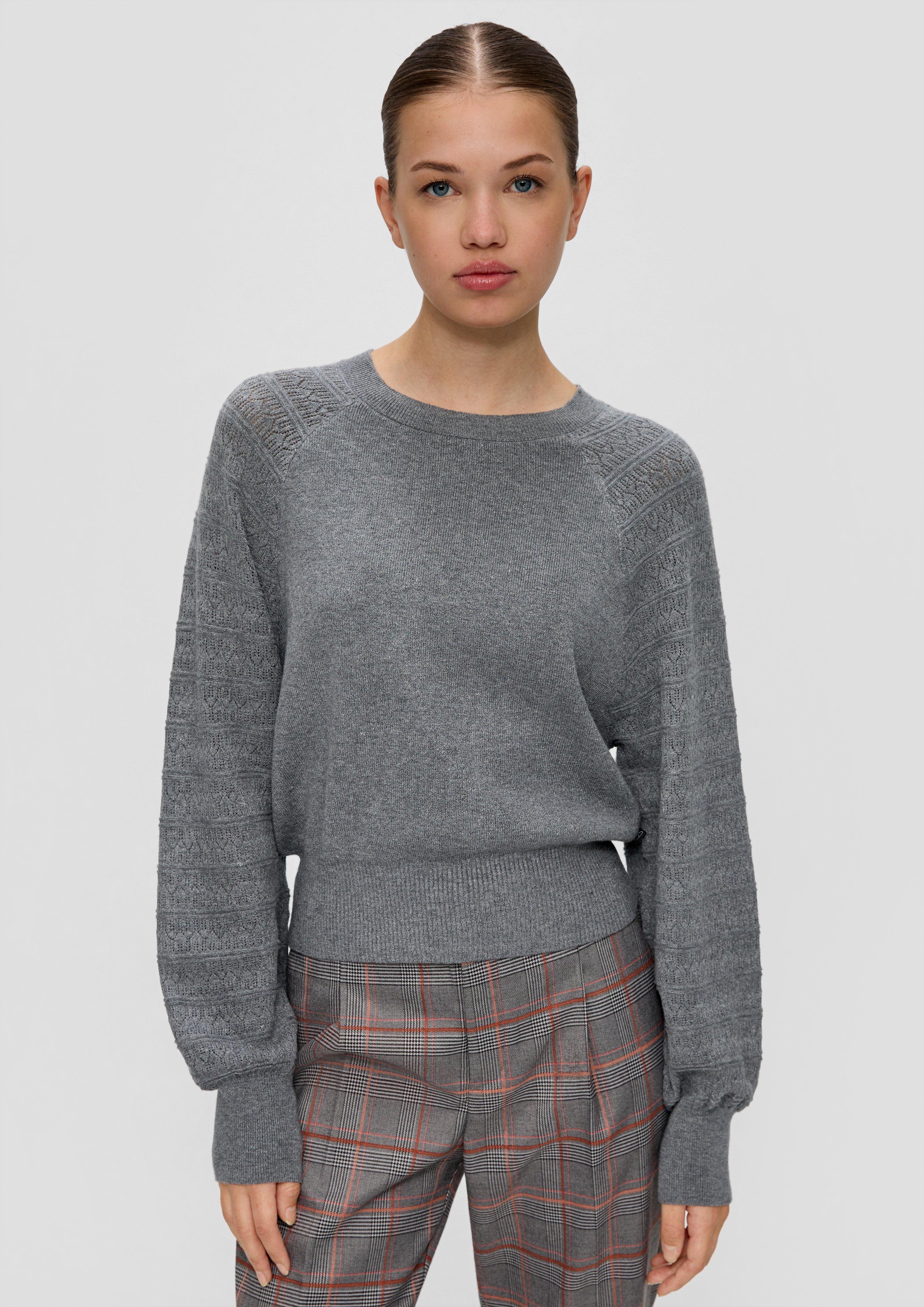 Knitted pullover