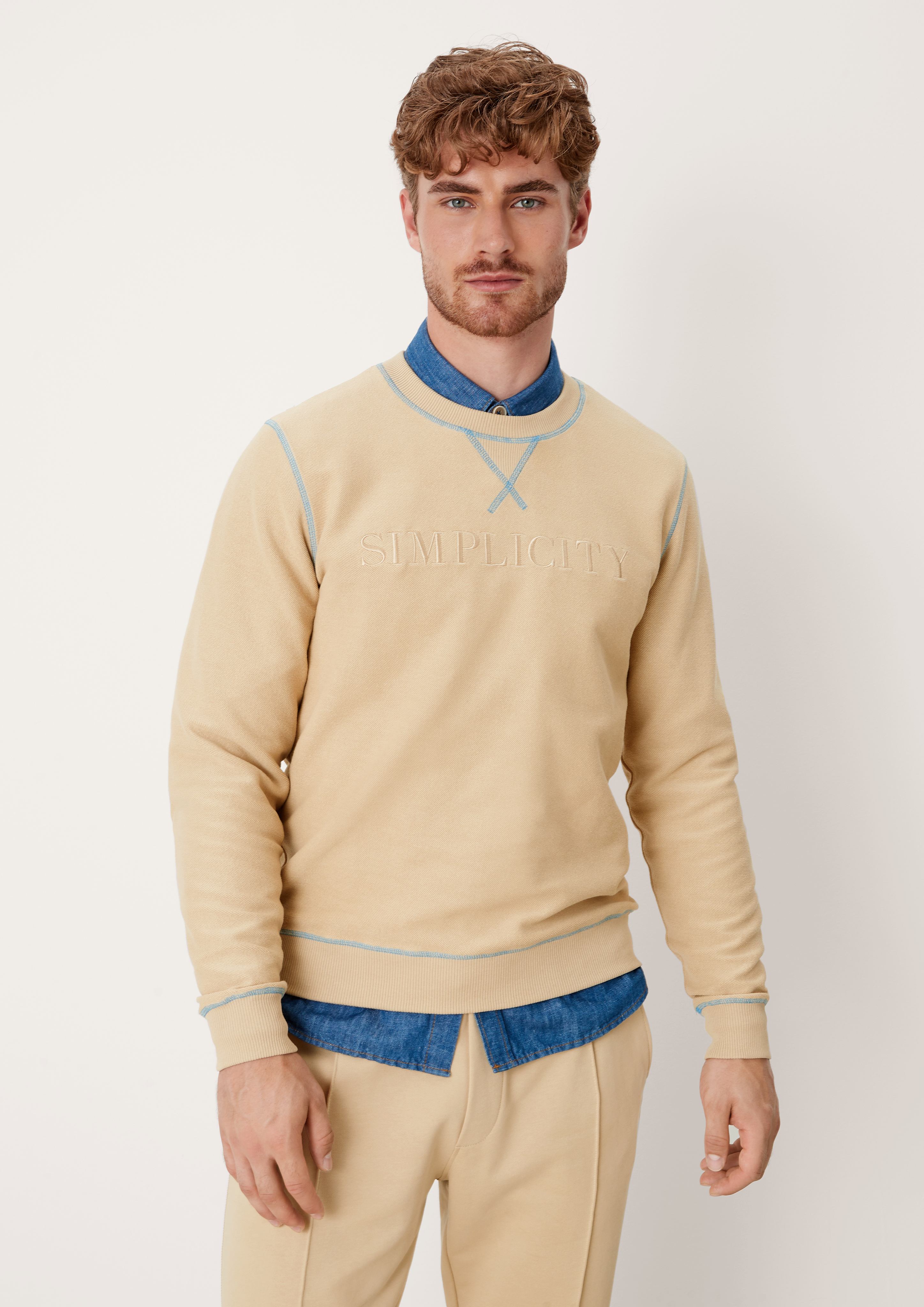 Sweatshirt