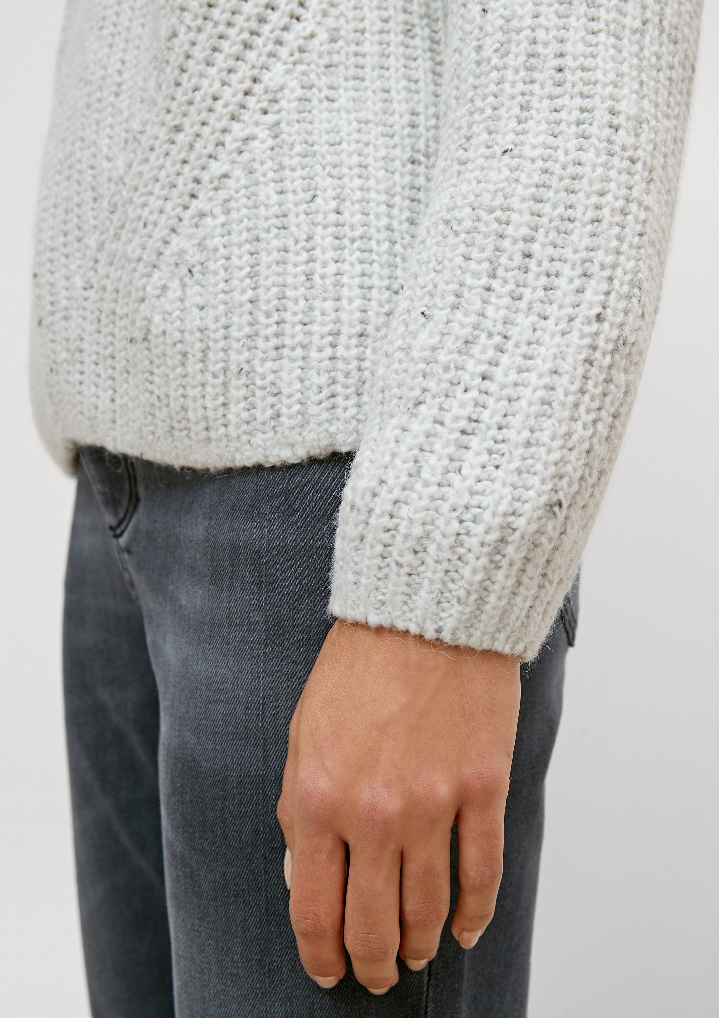 Knitted pullover