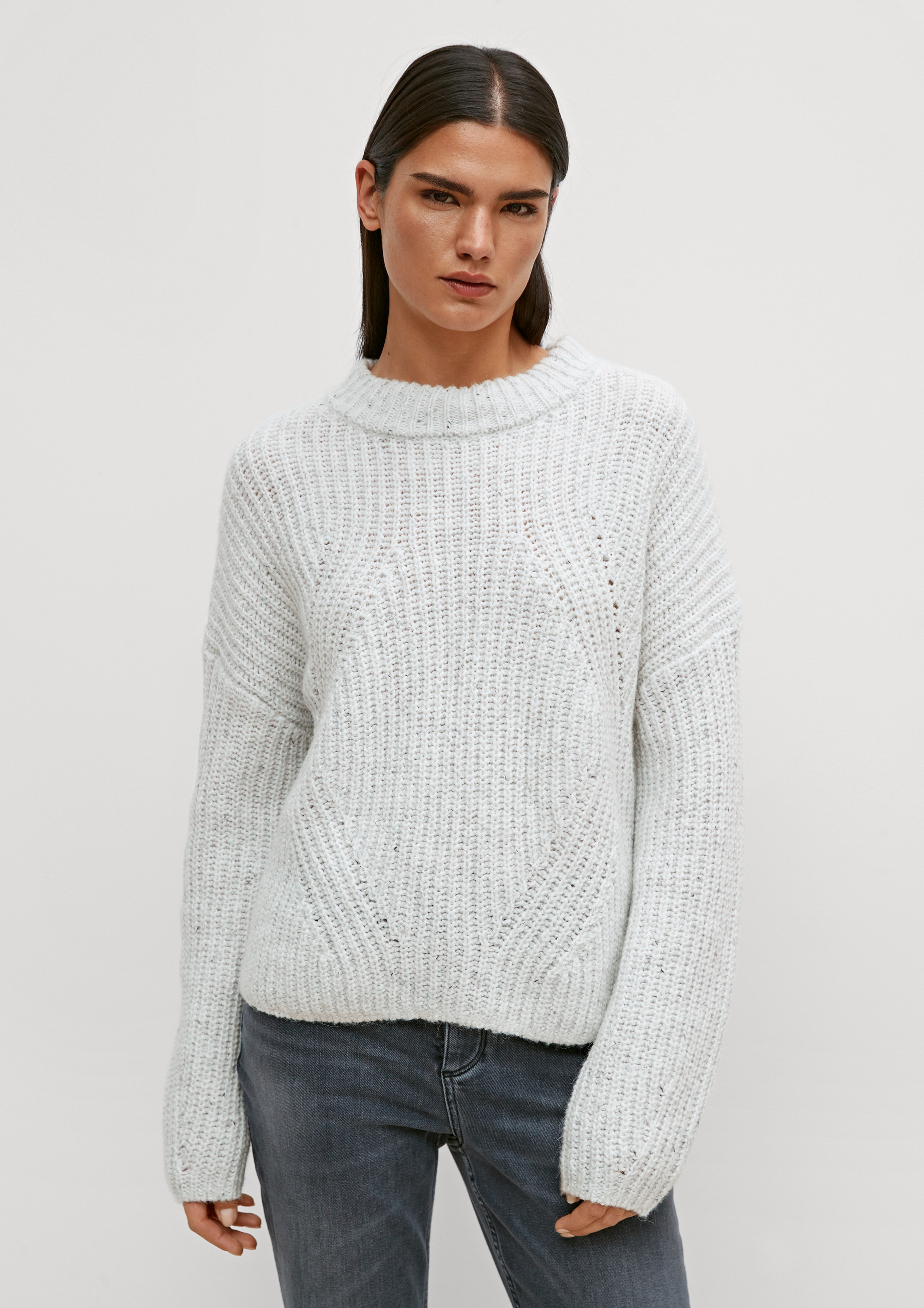 Knitted pullover