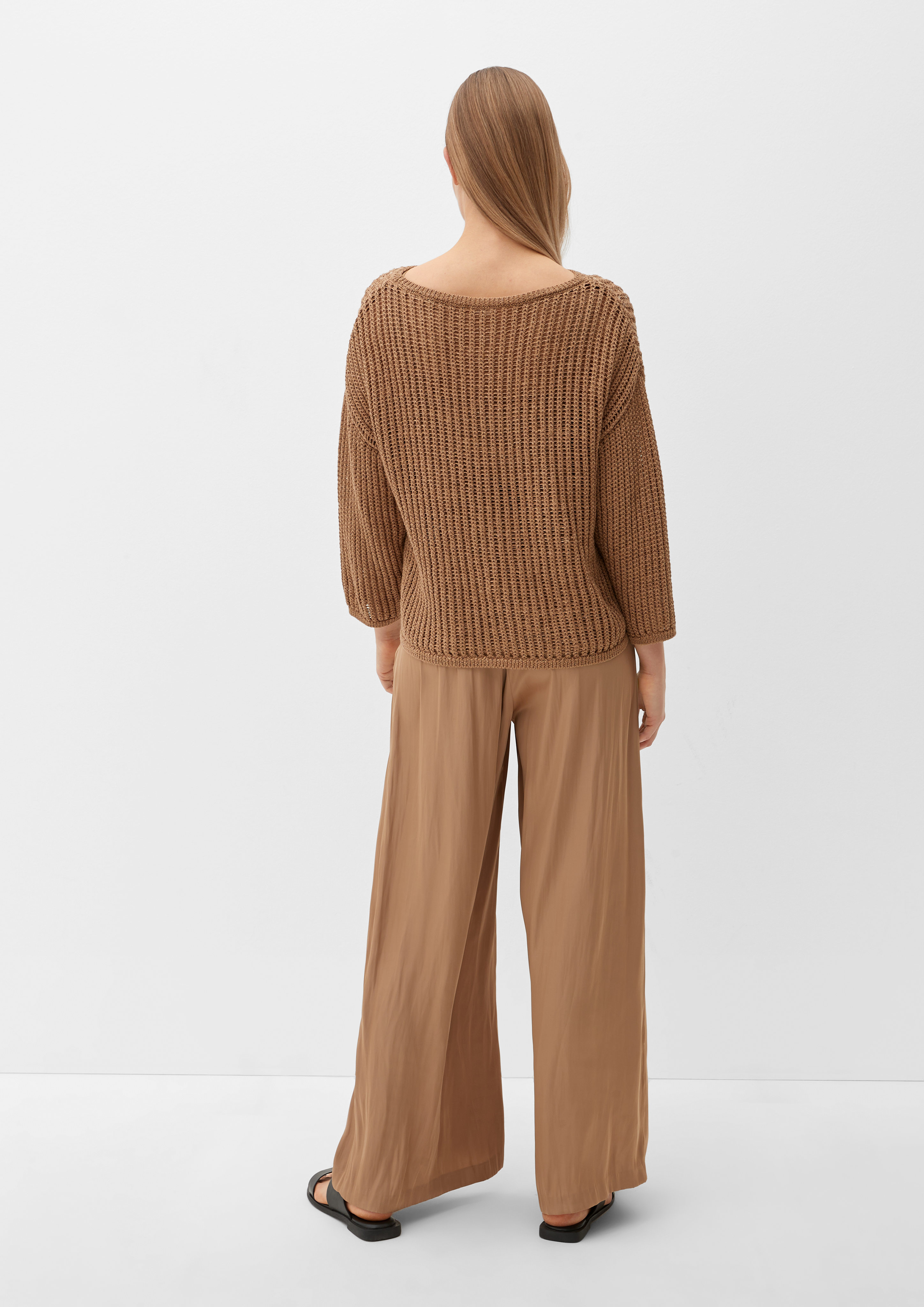 Knitted pullover
