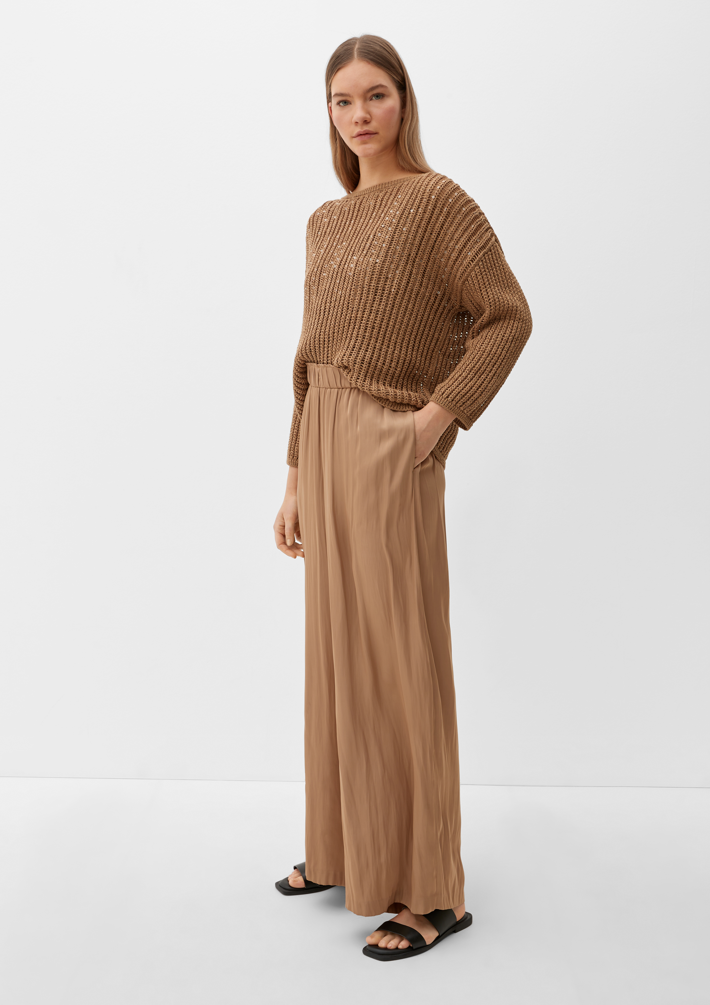 Knitted pullover
