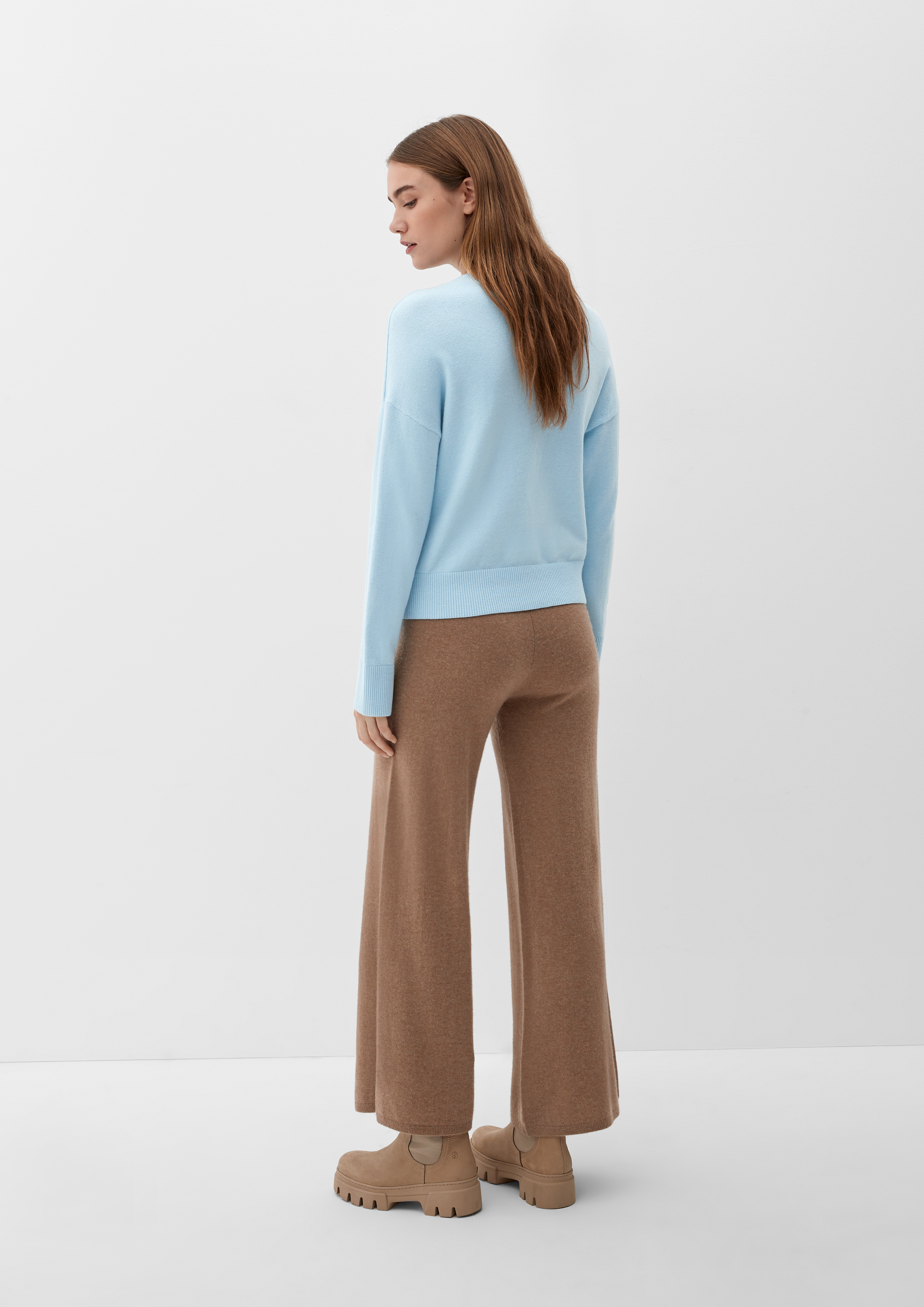 Knitted pullover