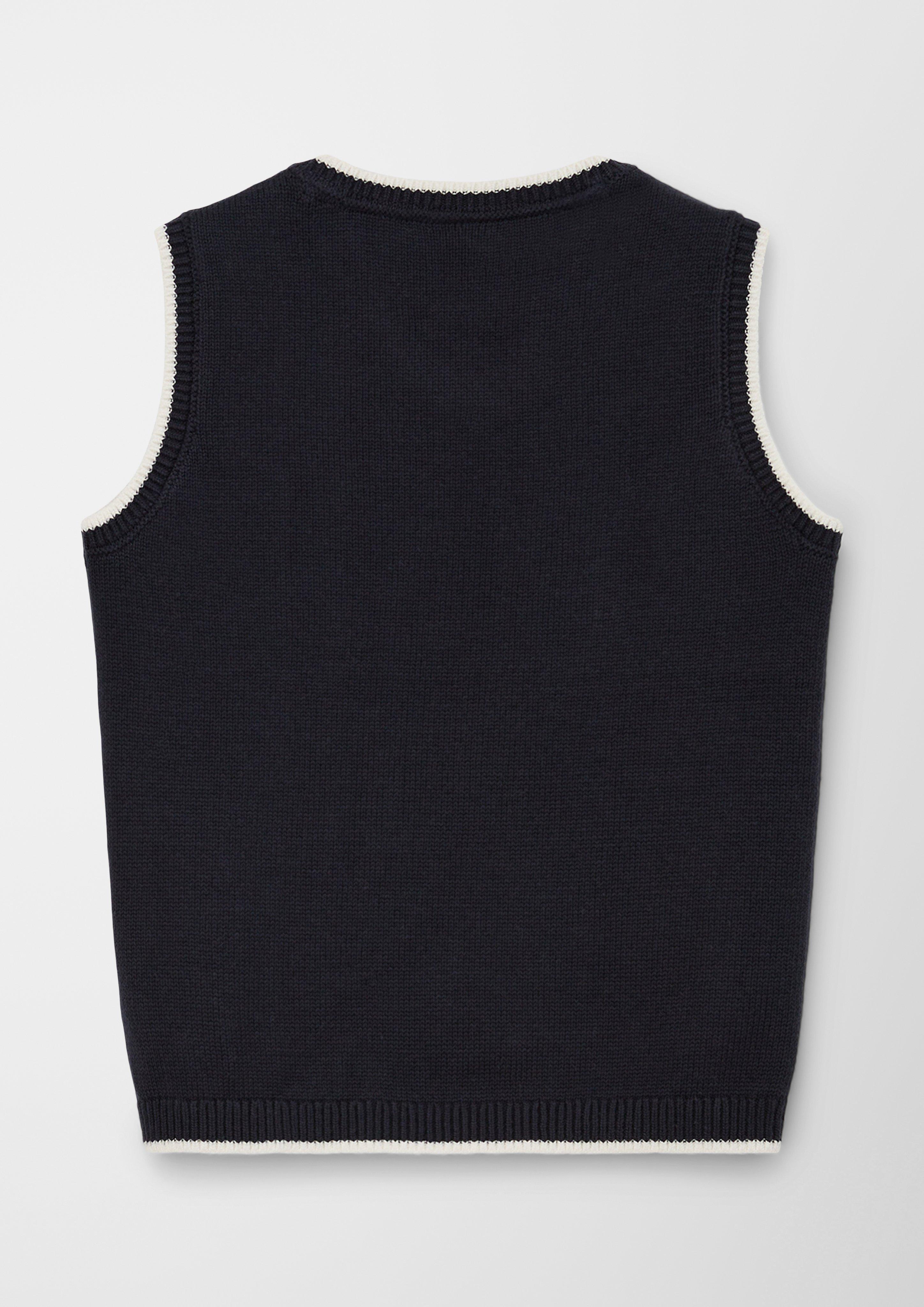 Knitted pullover