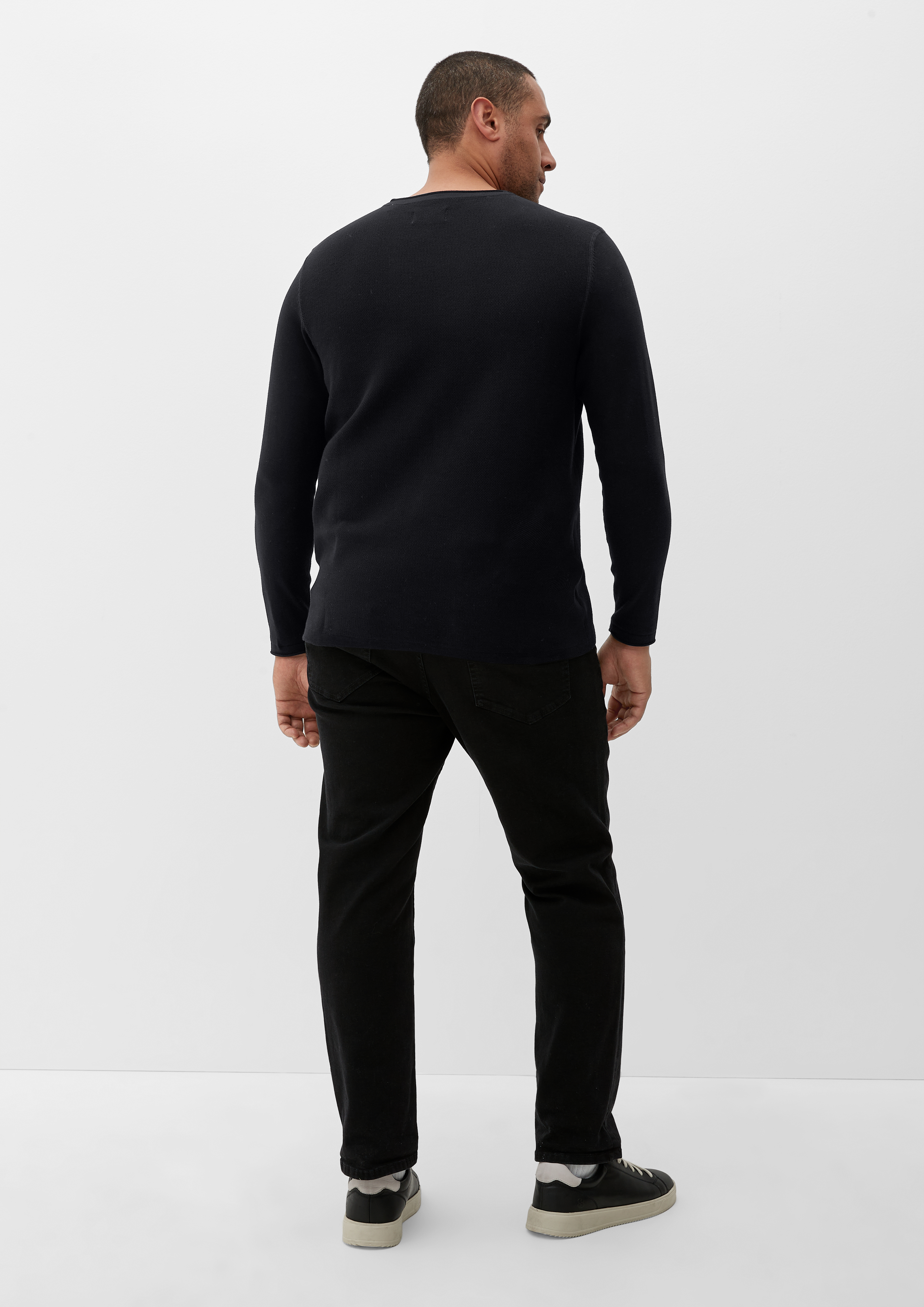 Knitted pullover