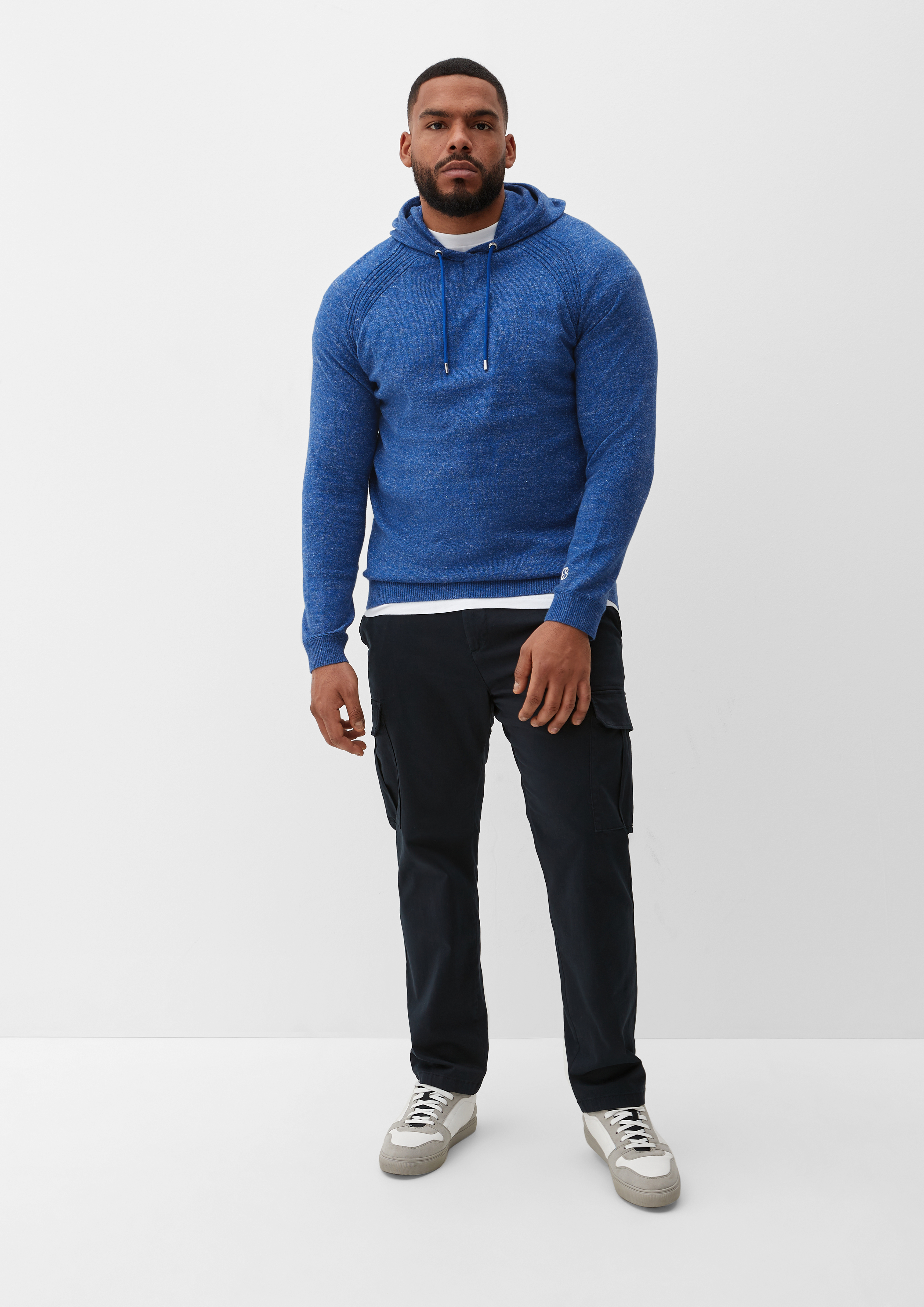 Knitted pullover