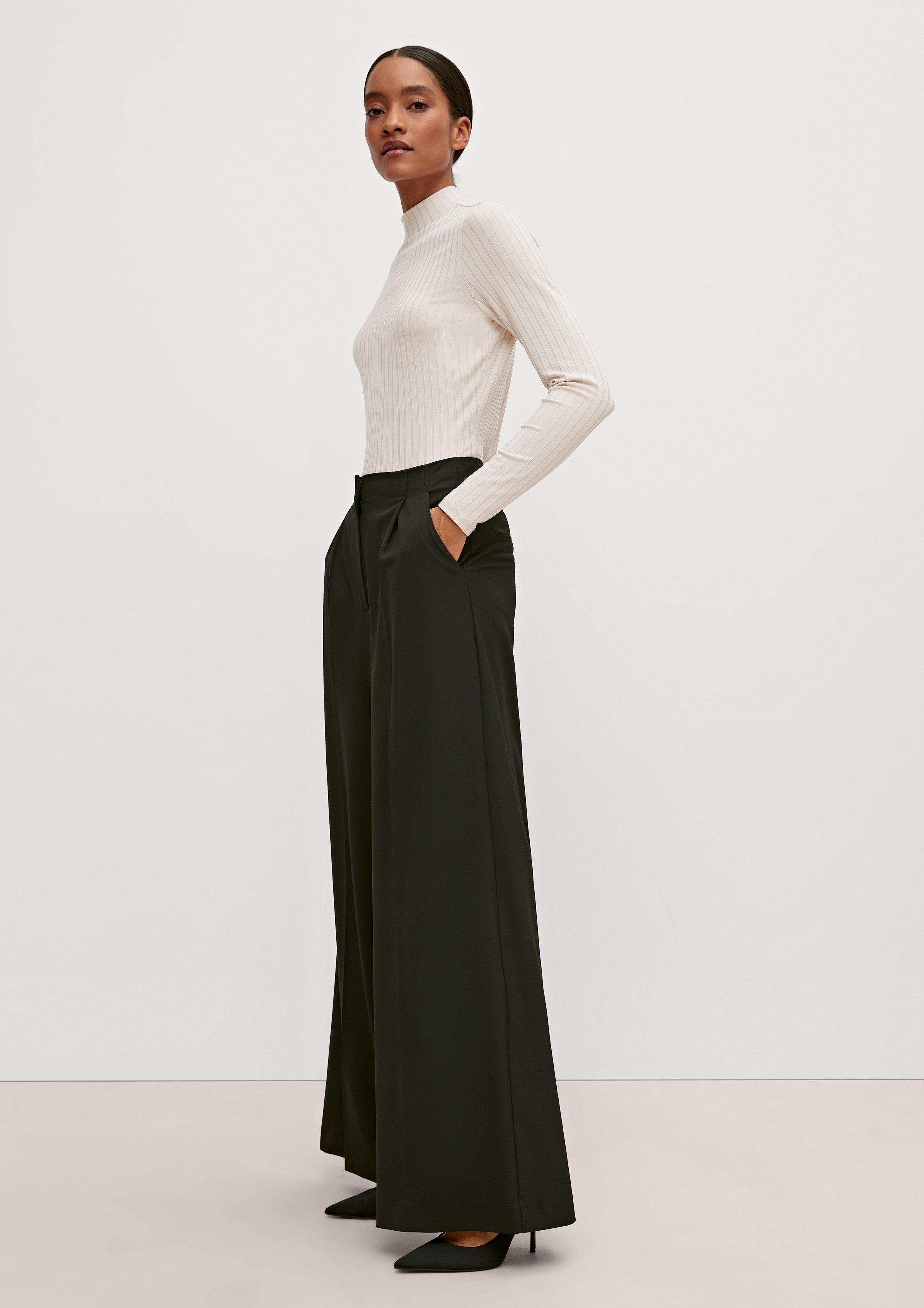 Mixed fabric top