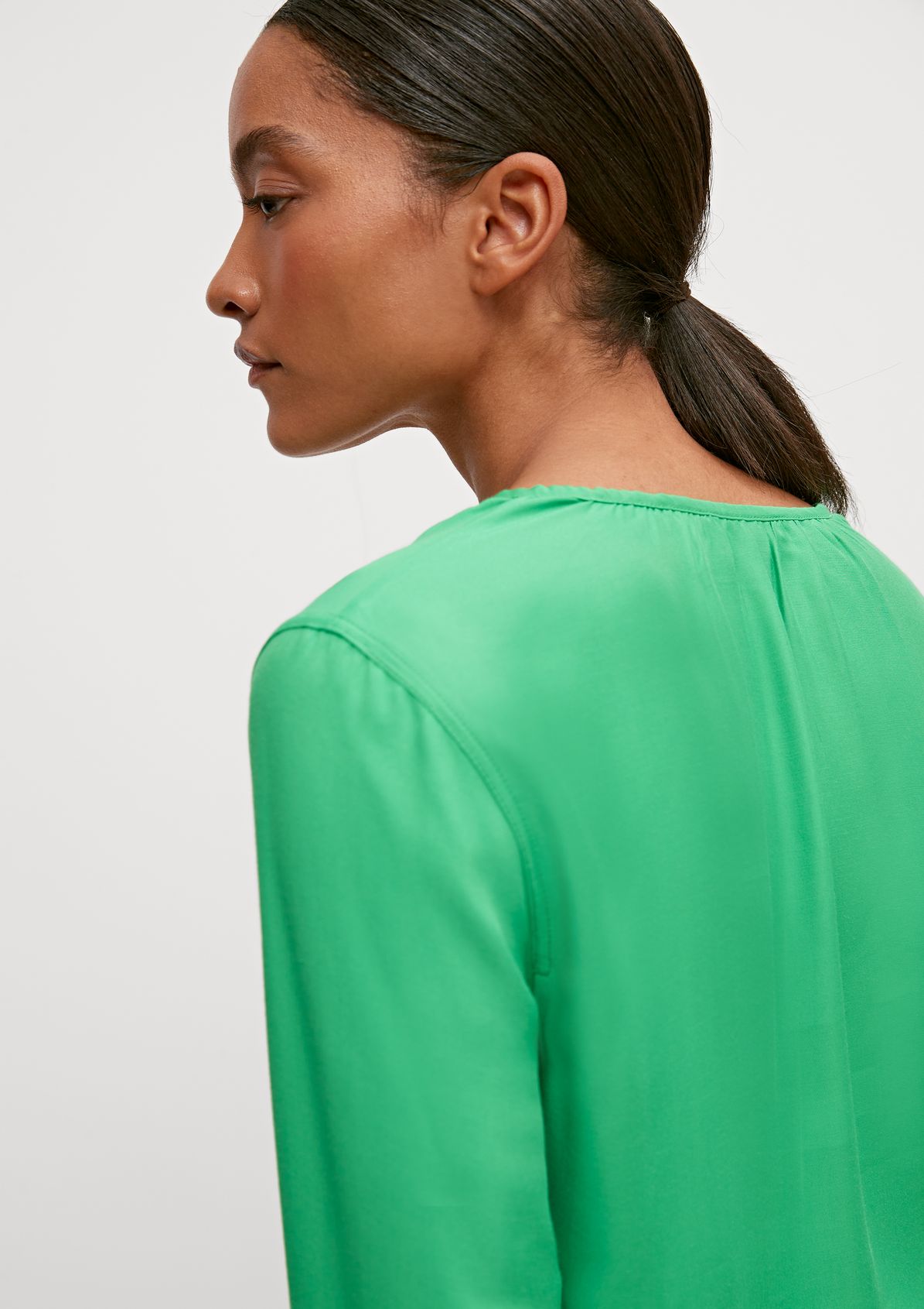 Viscose blouse with a notch neckline from comma