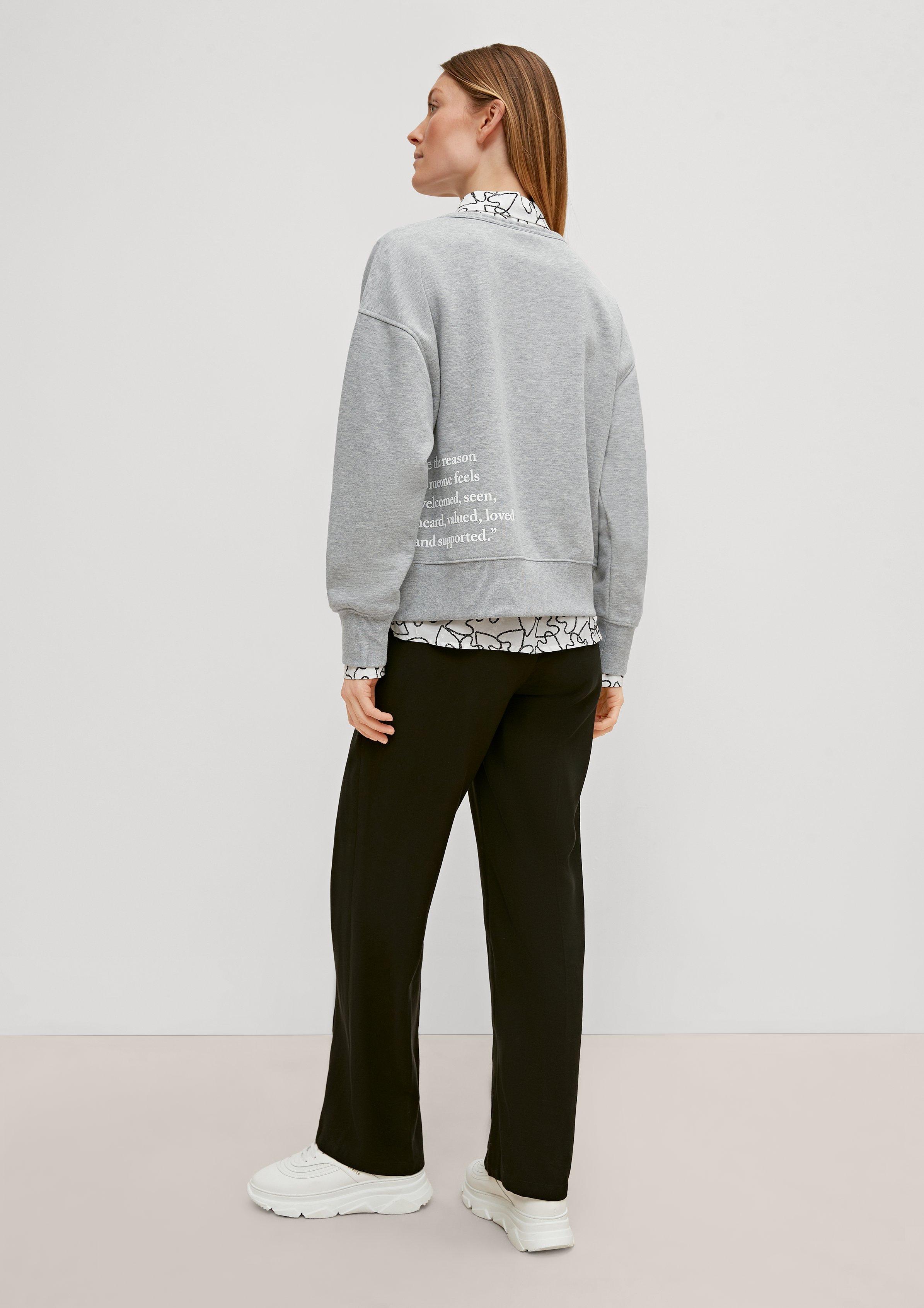 Sweatshirt