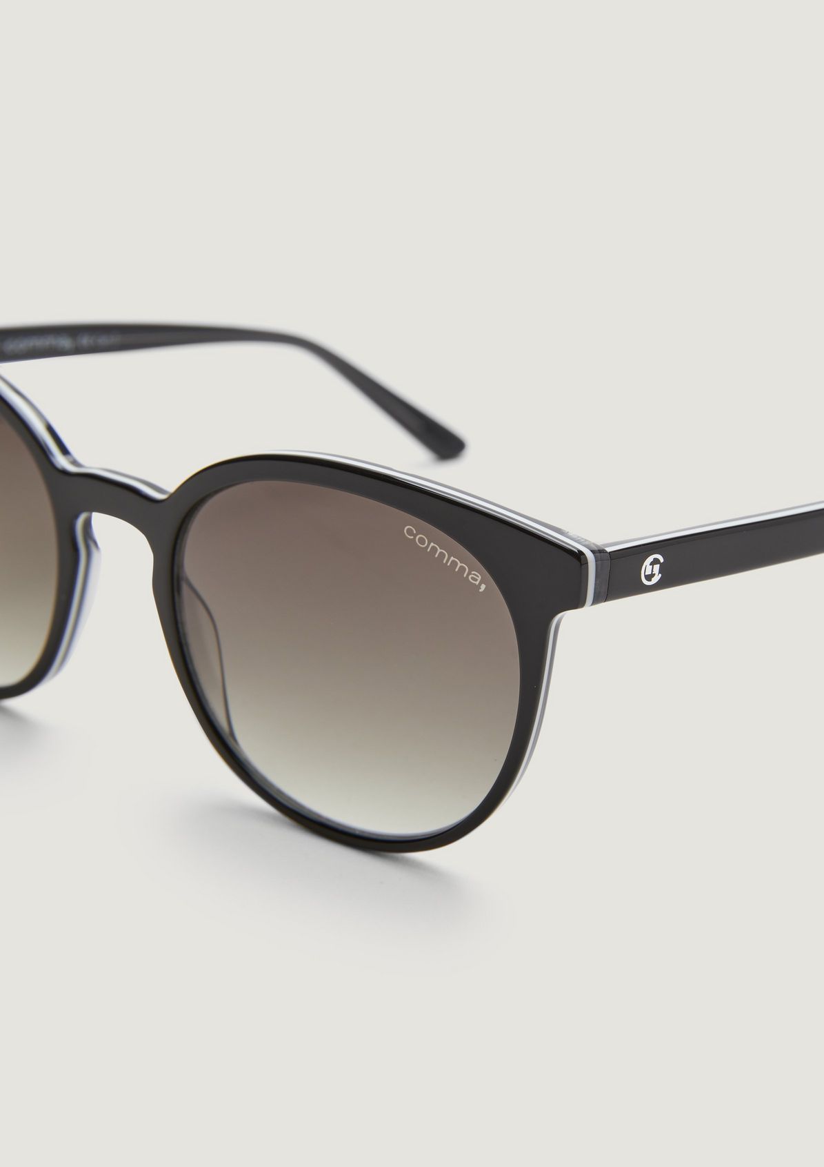 Sunglasses from comma