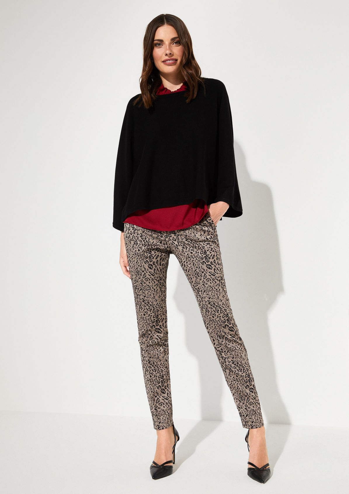 Satin trousers with an exciting leopard pattern from comma